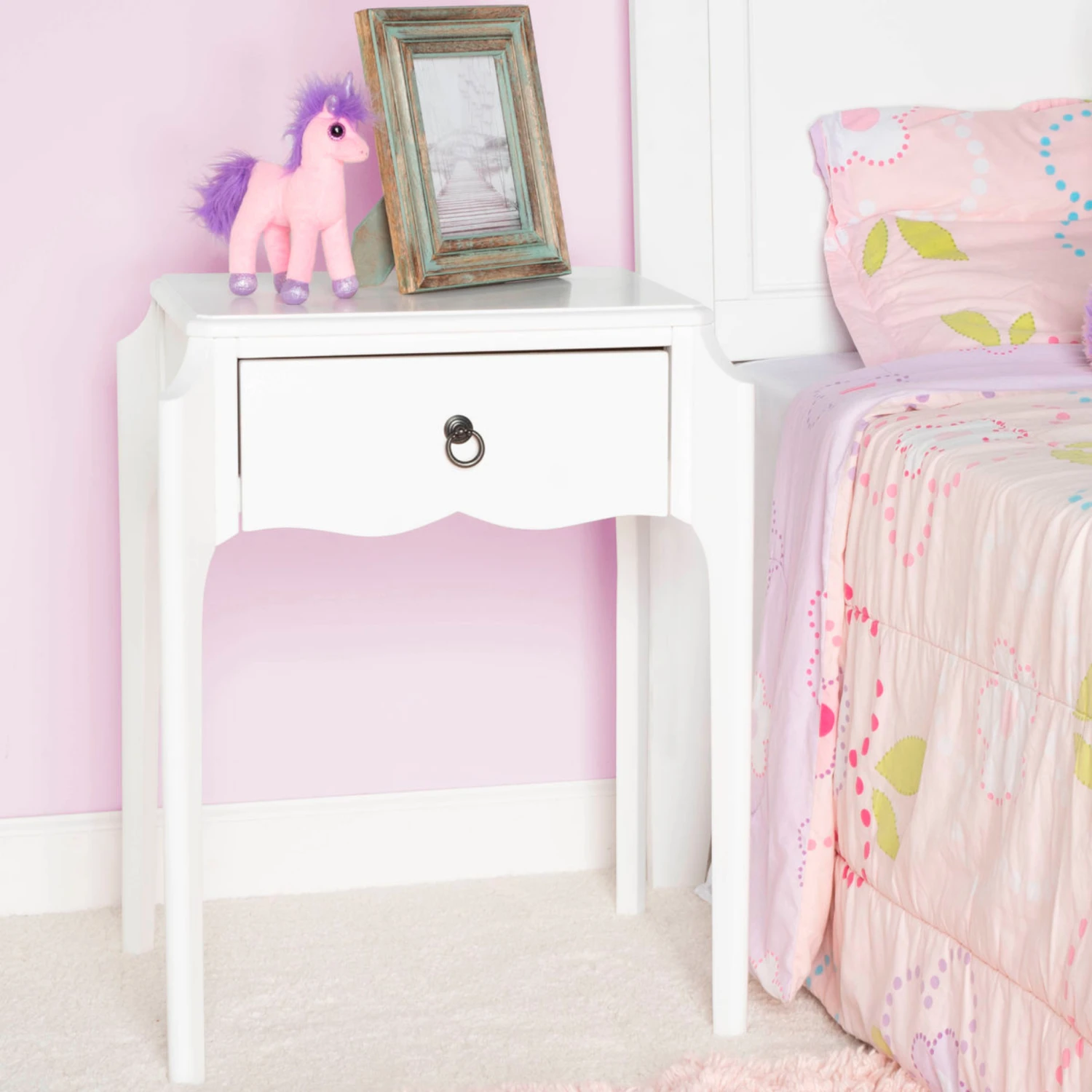 Wilshire One Drawer Traditional Nightstand In White 2 Wilshire One Drawer Traditional Nightstand In White - Image 2