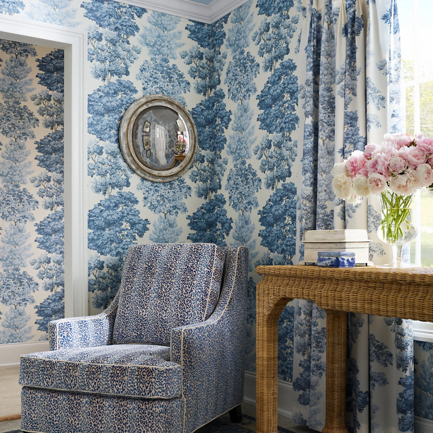 Central Park Wallcovering In Light Blue 3 Central Park Wallcovering In Light Blue - Image 3