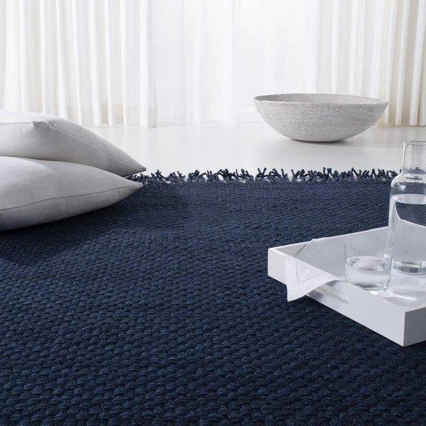 Safavieh Hand Loomed Navy Blue Wool Area Rug 2 Safavieh Hand Loomed Navy Blue Wool Area Rug - Image 2