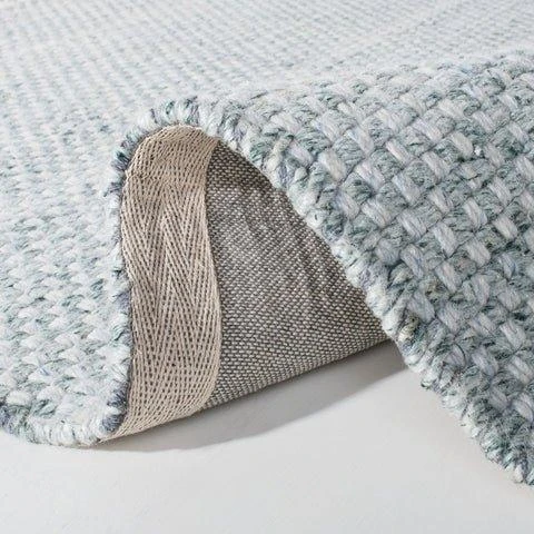 Safavieh Hand Loomed Sage Wool Area Rug 4 Safavieh Hand Loomed Sage Wool Area Rug - Image 4