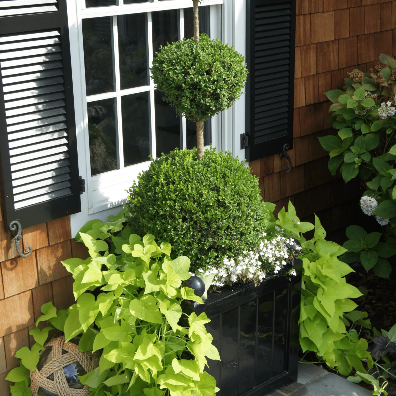 Manchester Classic Slatted Outdoor Garden Planter 5 Manchester Classic Slatted Outdoor Garden Planter - Image 5