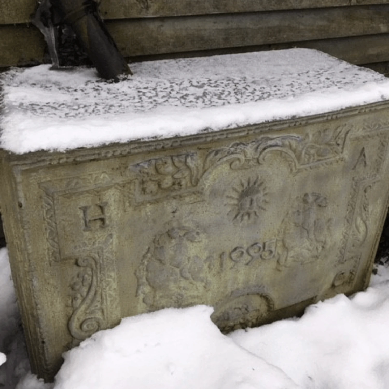 Medieval Garden Tank Fountain 4 Medieval Garden Tank Fountain - Image 4