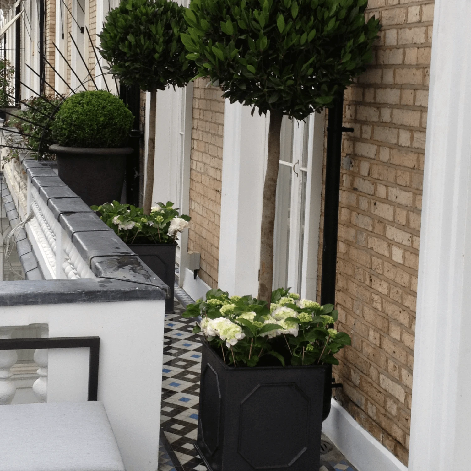 William Traditional Garden Planter 9 William Traditional Garden Planter - Image 9